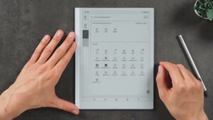Go 10.3 Gen 2 mit geöffneter Anpassung der Homescreen-Navigation und einer Auswahl von Apps.