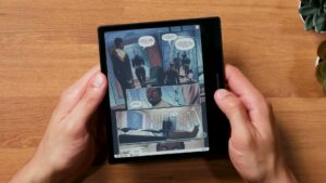 Go Color 7 zeigt eine farbige Comicseite mit mehreren Bildfeldern.