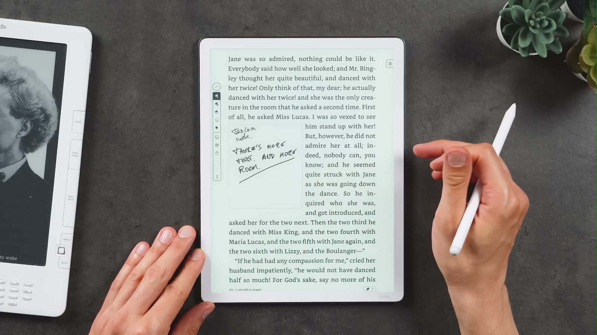 Buchseite auf dem Kindle Scribe, deren Text rechts um eine handschriftliche Notiz und darunter weiterläuft.