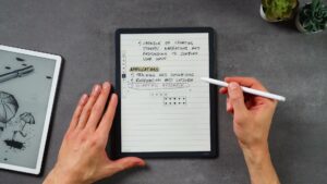 Scribe Colorsoft mit ausgewählter handschriftlicher Zeile, Aktionsleiste und geöffneter Farbpalette.