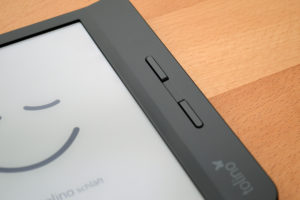 Blättertasten seitlich des Displays