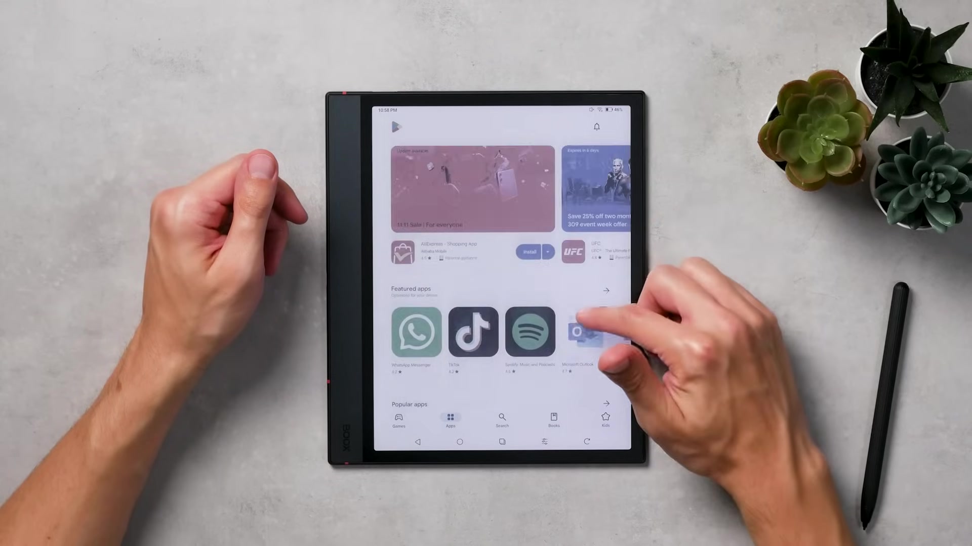 Onyx Boox Note Air4 C mit geöffnetem Google Play Store